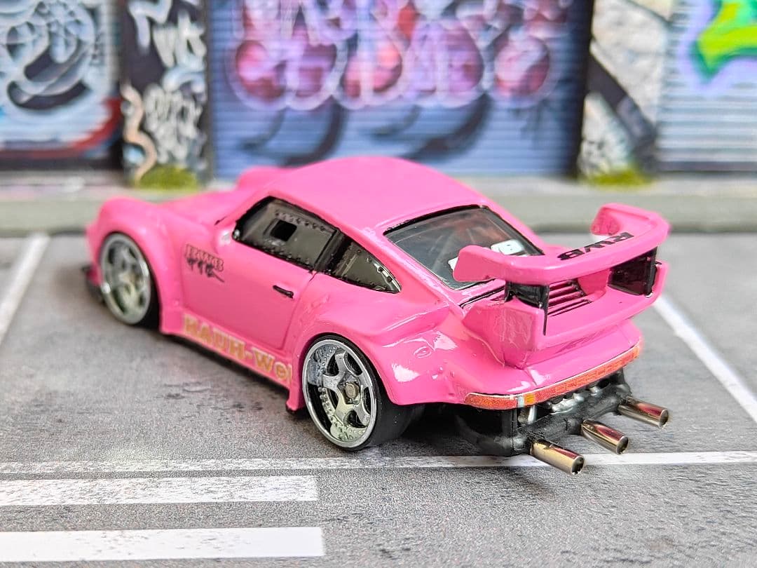 ホットウィールカスタム ポルシェ RWB ピンク ✩深リム☆トミカ改造