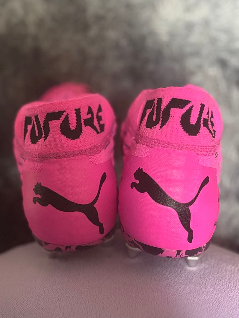 一日限定値下げ　Puma Future サッカーシューズ ピンク