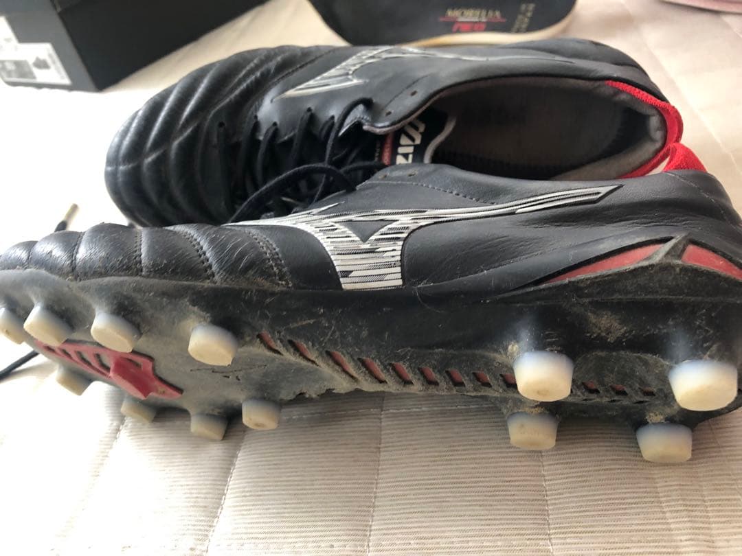 モレリア　ネオ　Mizuno サッカーシューズ ブラック/レッド
