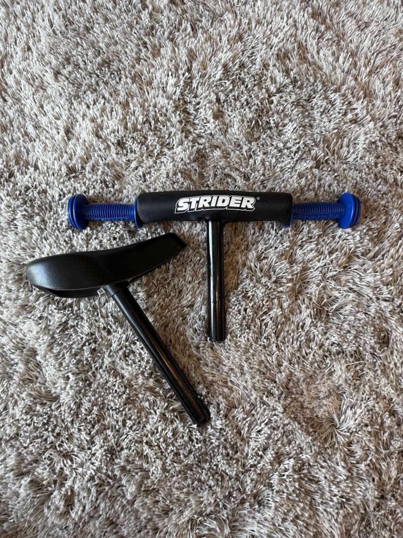 STRIDER バランスバイク ブラック 12インチ　スタンド付