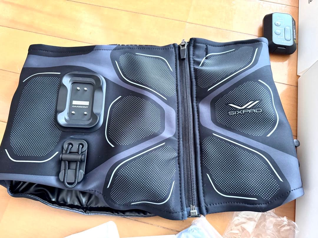 美品 シックスパッド コアベルト2 S Core Belt2 箱・MTG