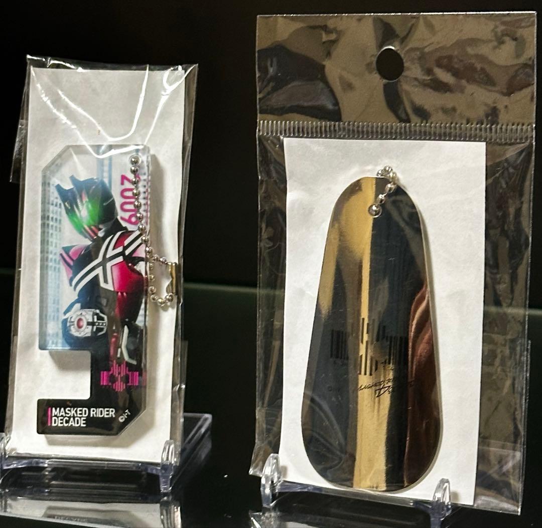 【激レア】仮面ライダーディケイド　メタル靴ベラチャーム　/アクリルスマホスタンド
