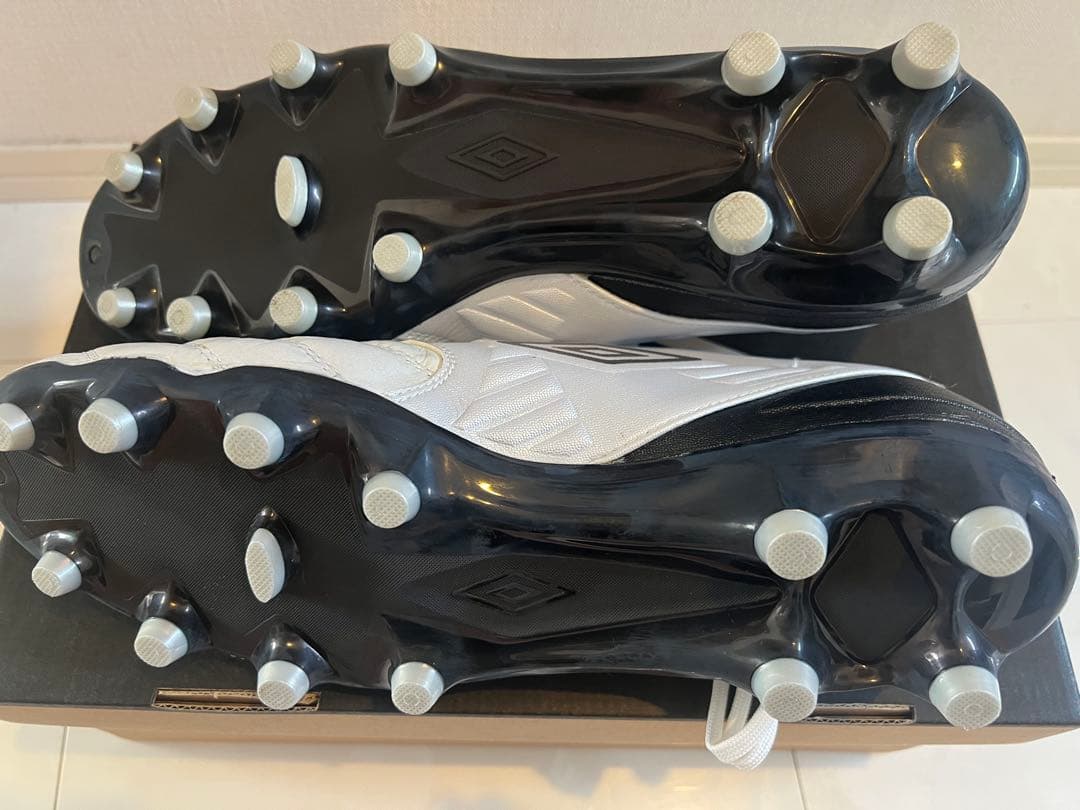 UMBRO アクセレイタープロHG 28.0②