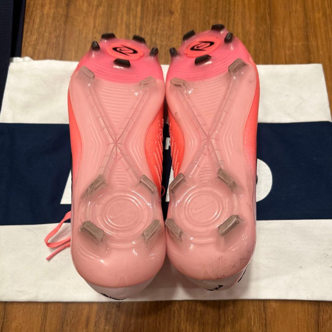 Nike サッカーシューズ ピンク FG