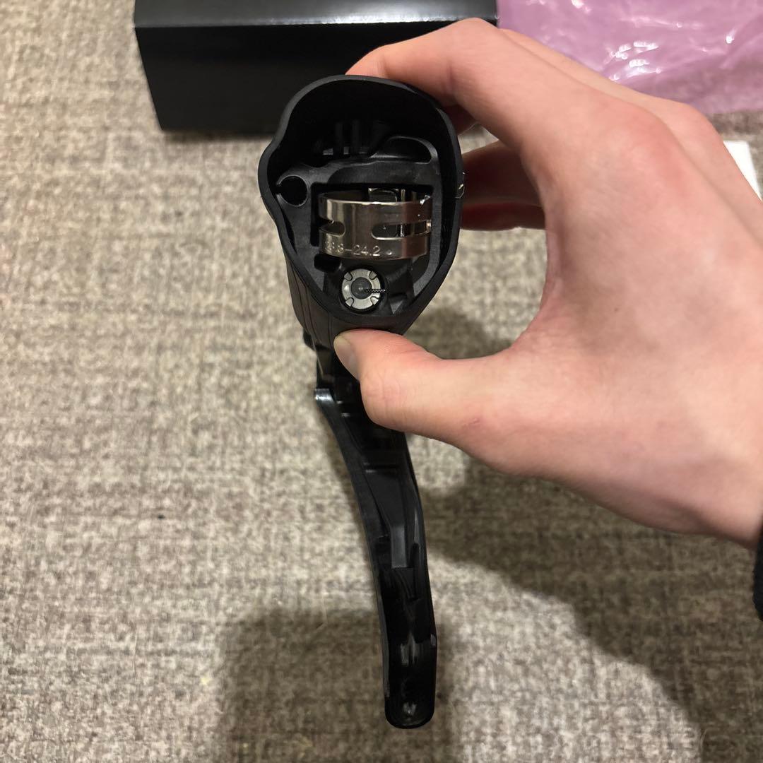 r8000 stiレバー 右のみ スパカズバーエンドキャップ付き