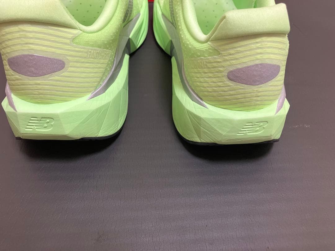 【限定】New Balance FuelCell Rebel v5 28.5cm