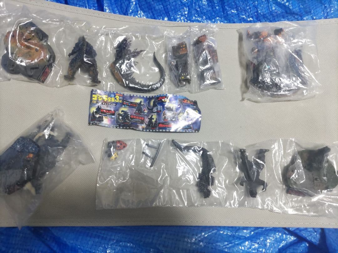 ゴジラ名鑑　未開封　ゴジラ対デストロイヤとゴジラ2000ミレニアム　入り　管理1