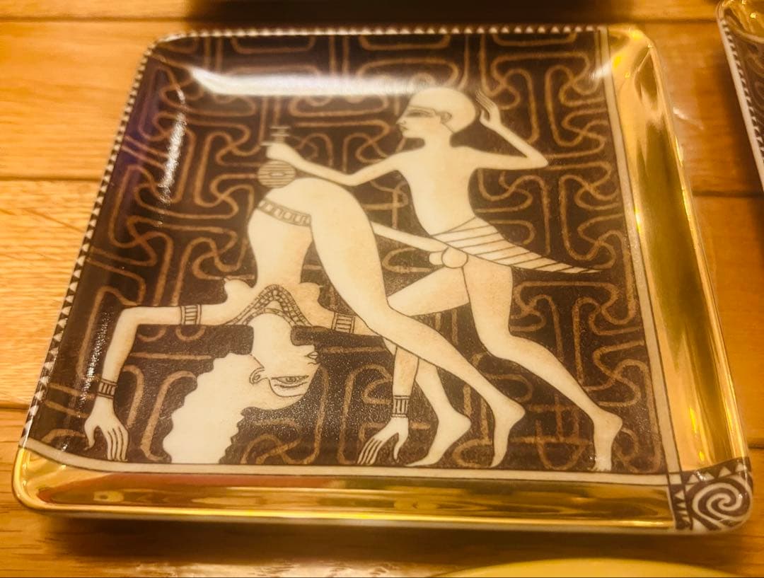 大人のためのデザイン陶器プレート9点セット