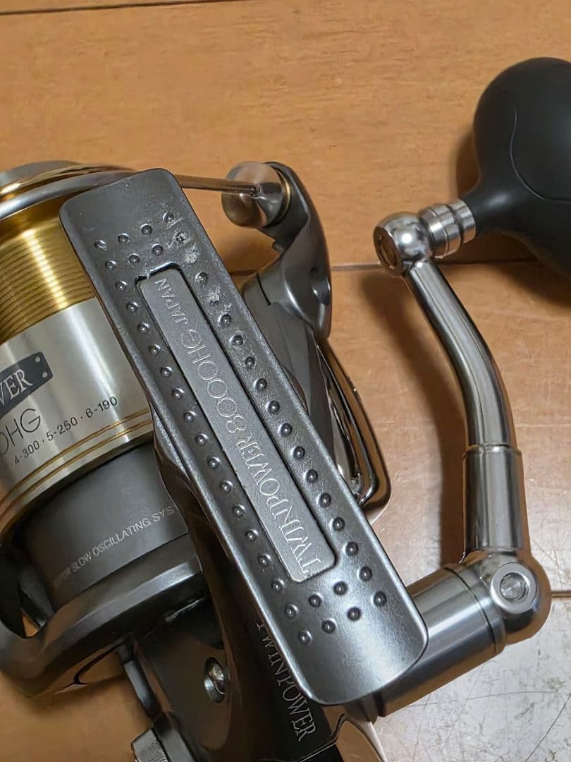 極美品　シマノ　02ツインパワー　8000HG
