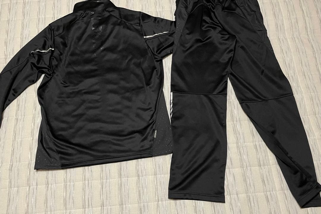 Mizunoジャージセット ブラック/レッド　トレーニング