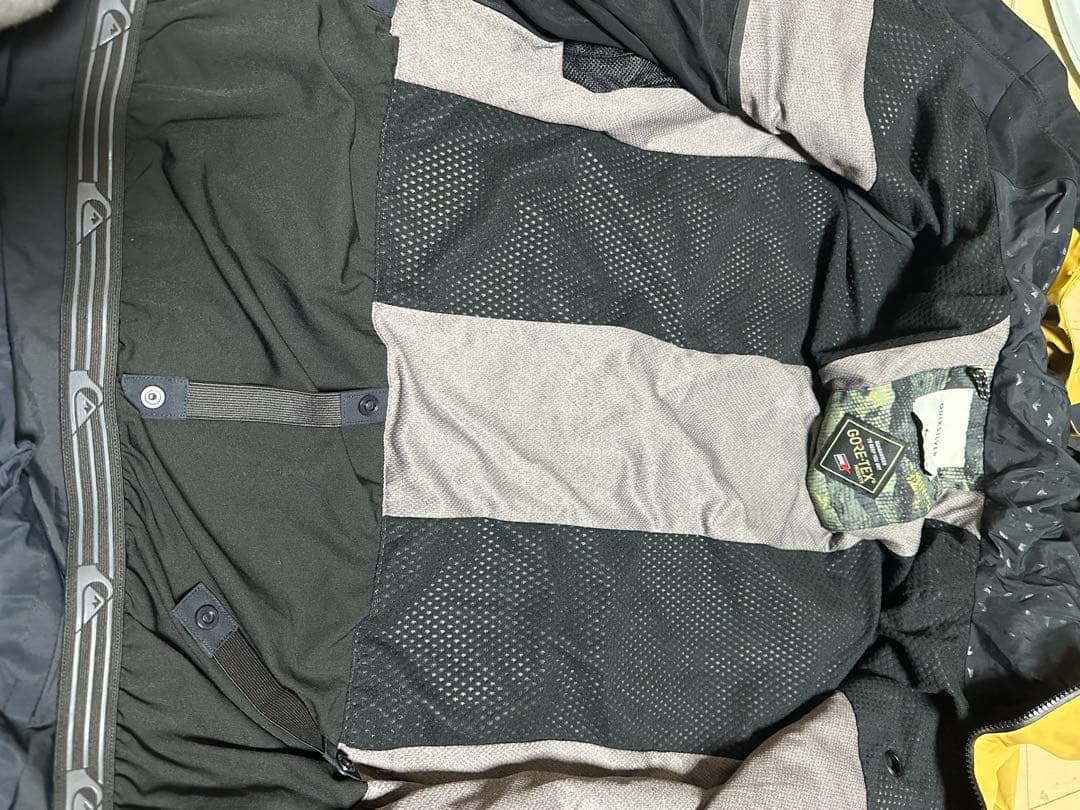 【値下げ】QUIKSILVER GORETEX ジャケット