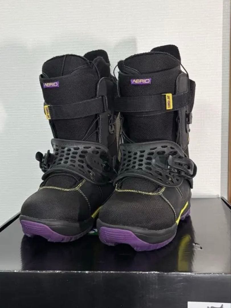 新品　YONEX AERIO アキュブレイドブーツ