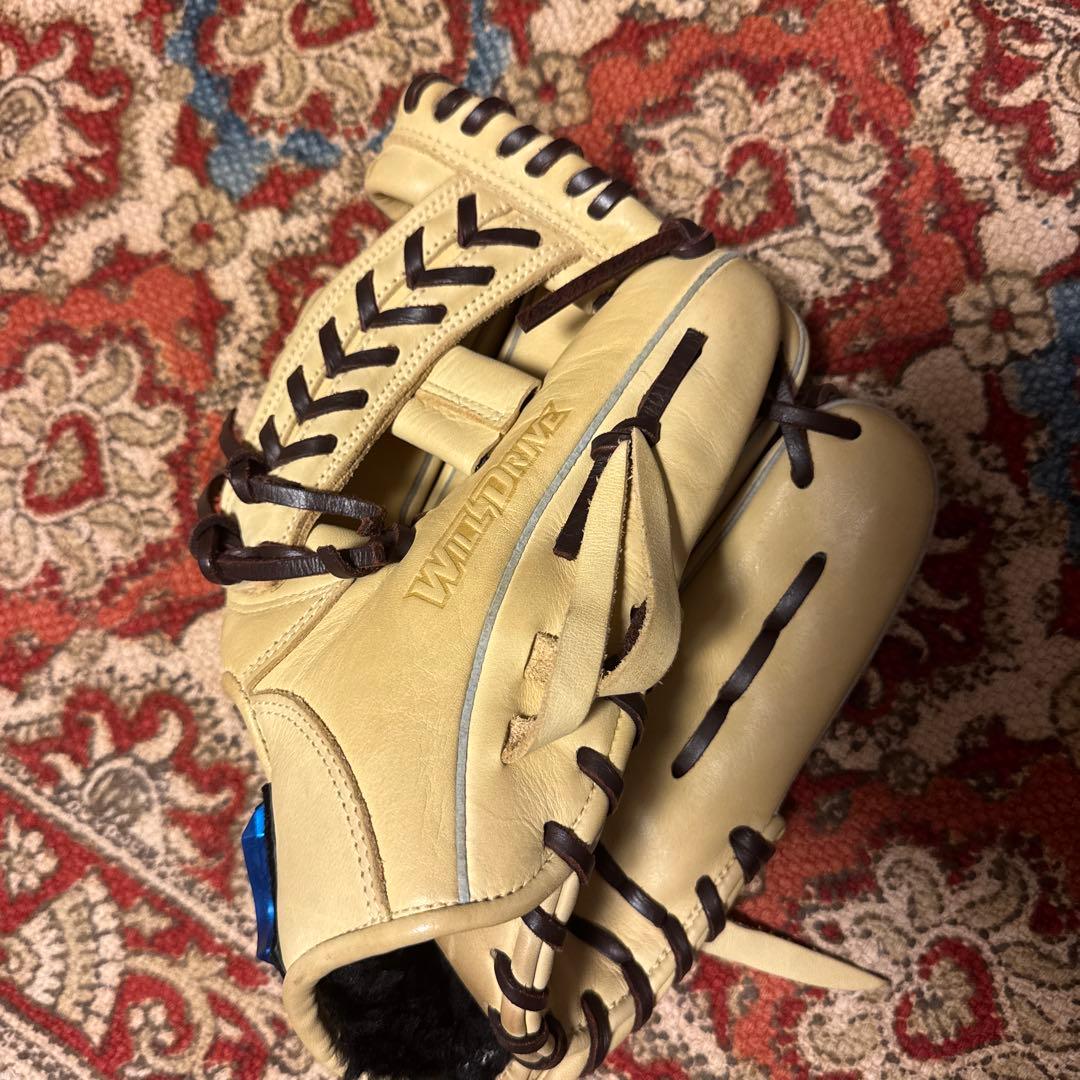 Mizuno Wild Drive 軟式グローブ アイボリー