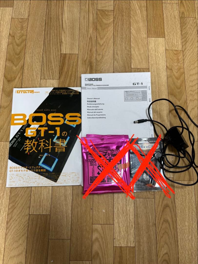BOSS GT-1 ギターエフェクター　公式アダプター、教科書、カポ、弦2つ付き