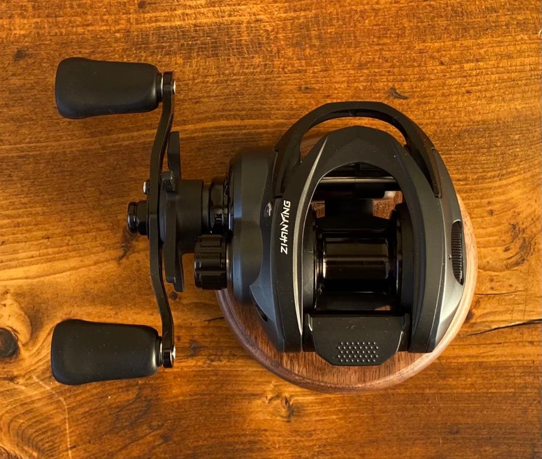 ベイトリール　ベイトフィネスリール　超軽量　30φ 新品未使用　バス釣り　渓流