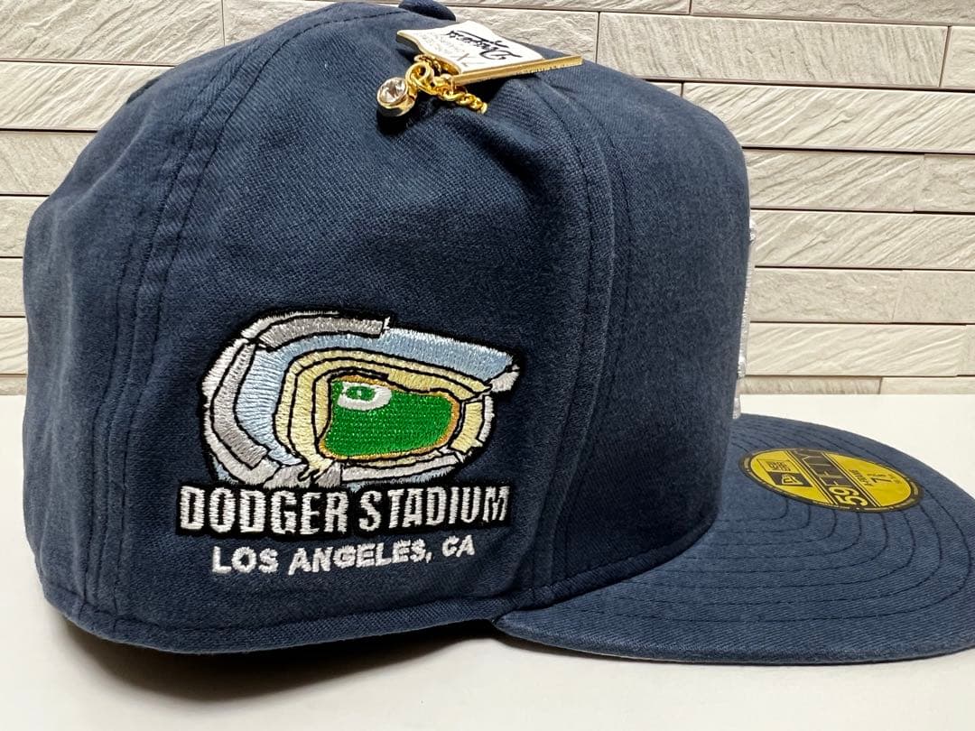 レア！海外限定 ドジャース 59FIFTY キャップ 7 3/8 ピンバッジ付