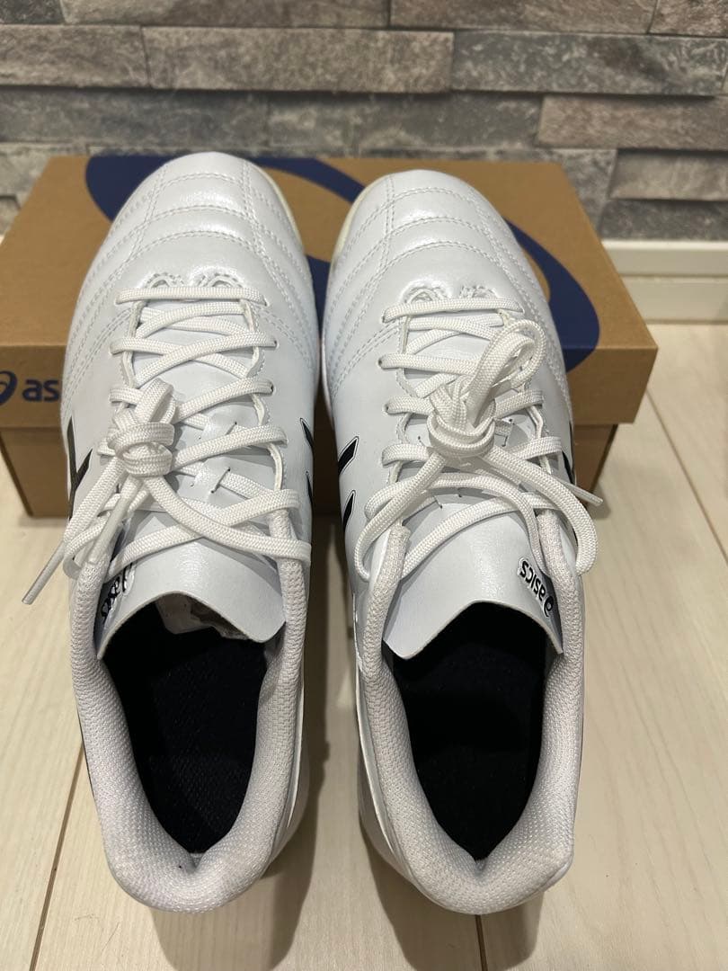 【新品】asics 25㎝ DSライトクラブTF白黒フットサルトレシューWIDE