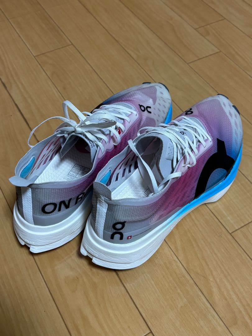 オン　クラウドブームストライク 26.5cm