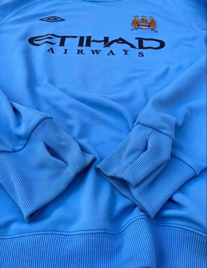 UMBRO マンチェスター・シティ トレーニングスウェット ETIHAD