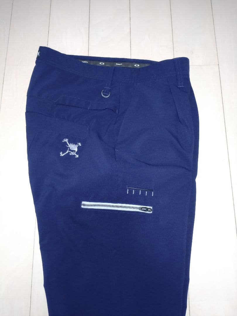 オークリー ゴルフパンツ ネイビー JPN33 ストレッチ　春秋向け