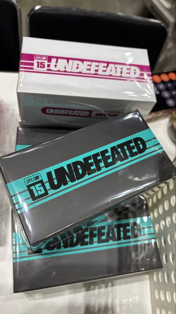 RWB UNDEFEATED 1/64 2入