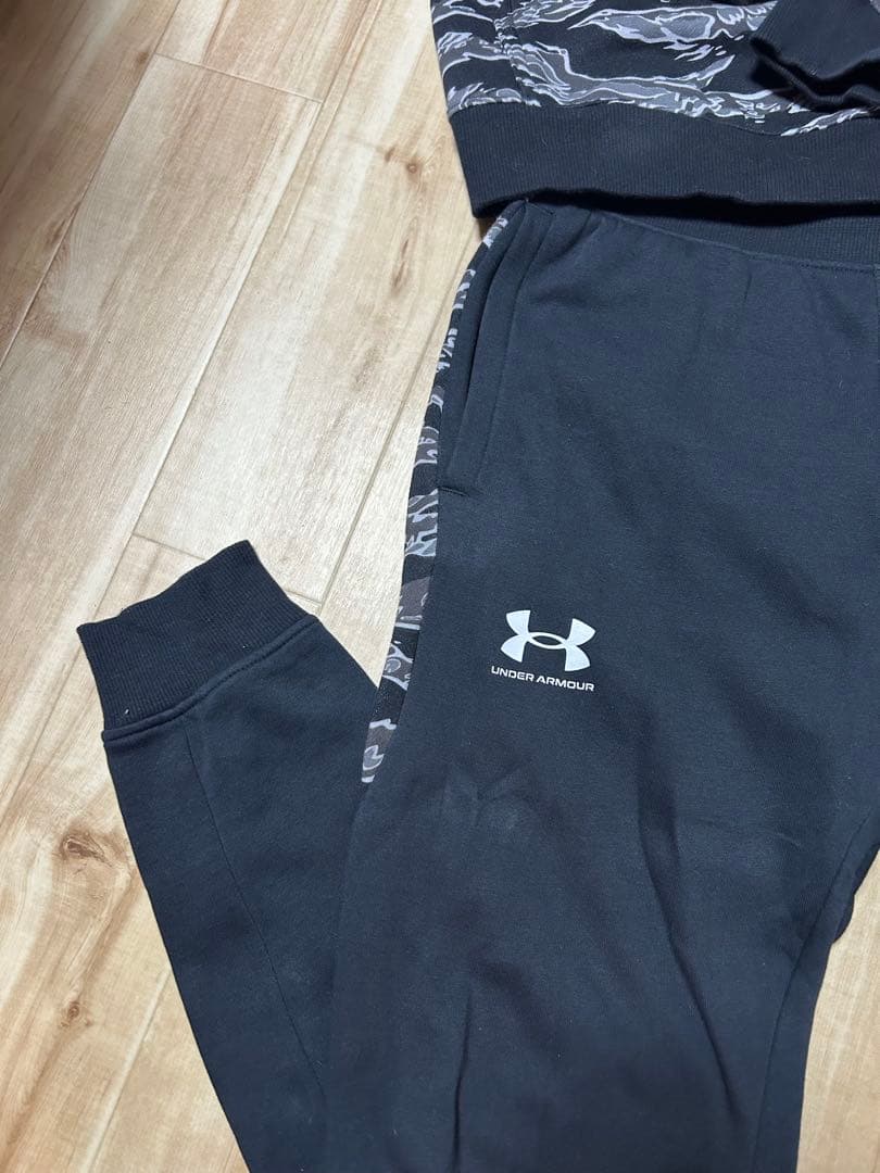 Under Armour 迷彩柄ジャージ上下セット
