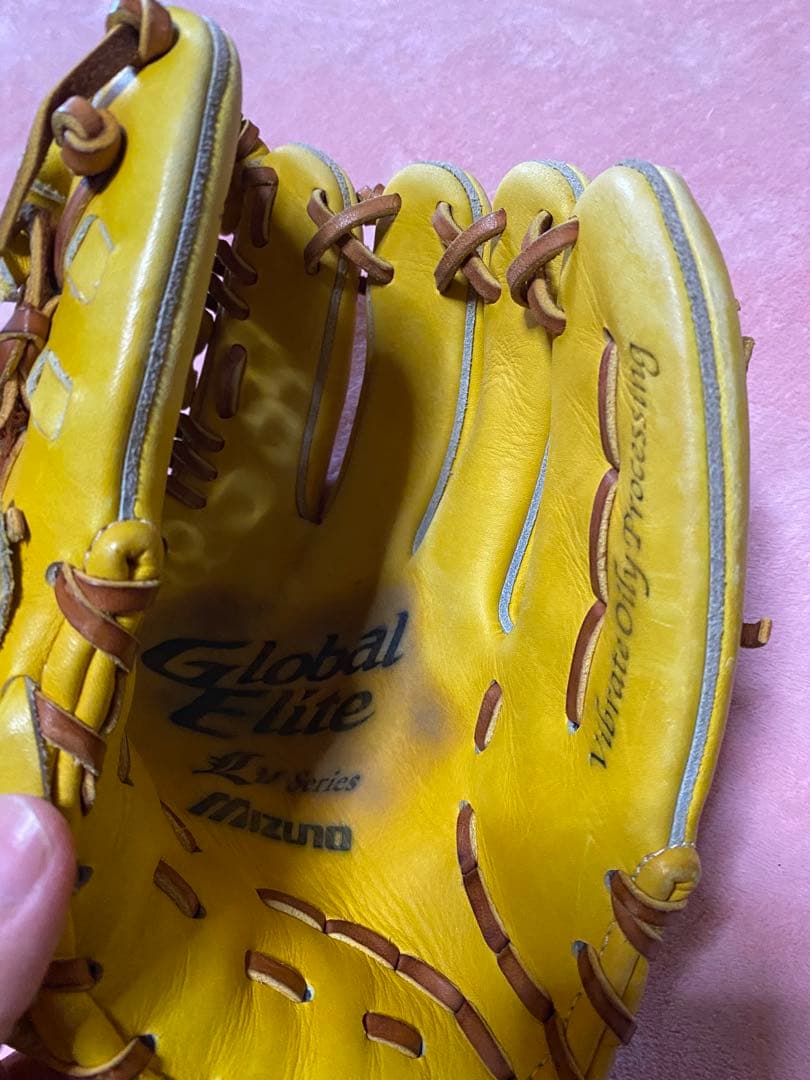 Mizuno Global Elite グローブ イエロー 収納袋付き