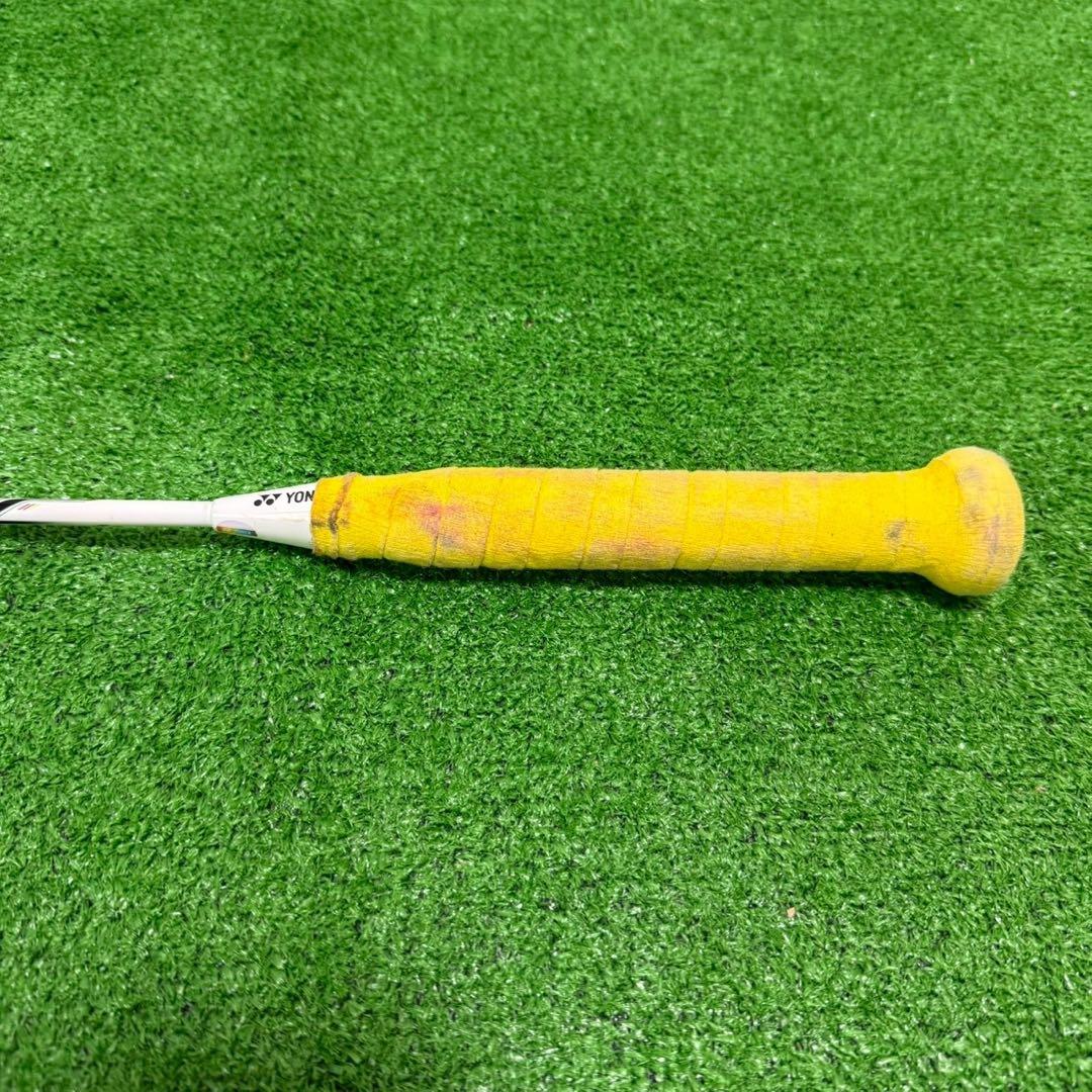 美品 ヨネックス　ボルトリックZフォース　4UG5