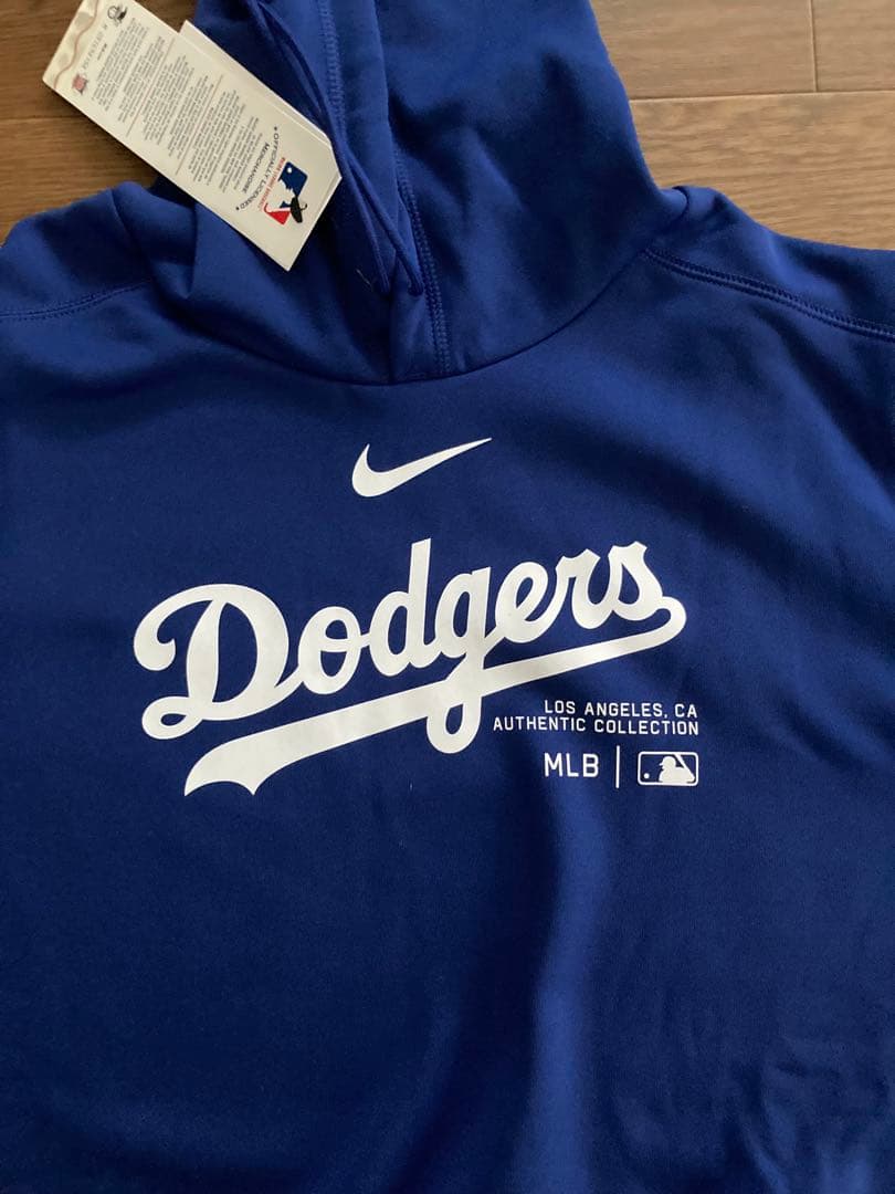 新品　ドジャース オーセンティック サーマフーディ　L寸　ナイキ