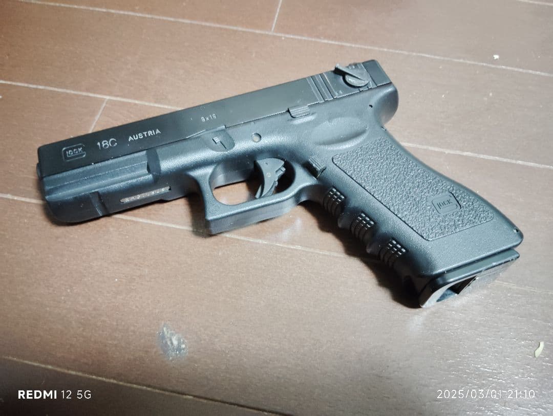 電動GLOCK18Cとガス式HK45セット！