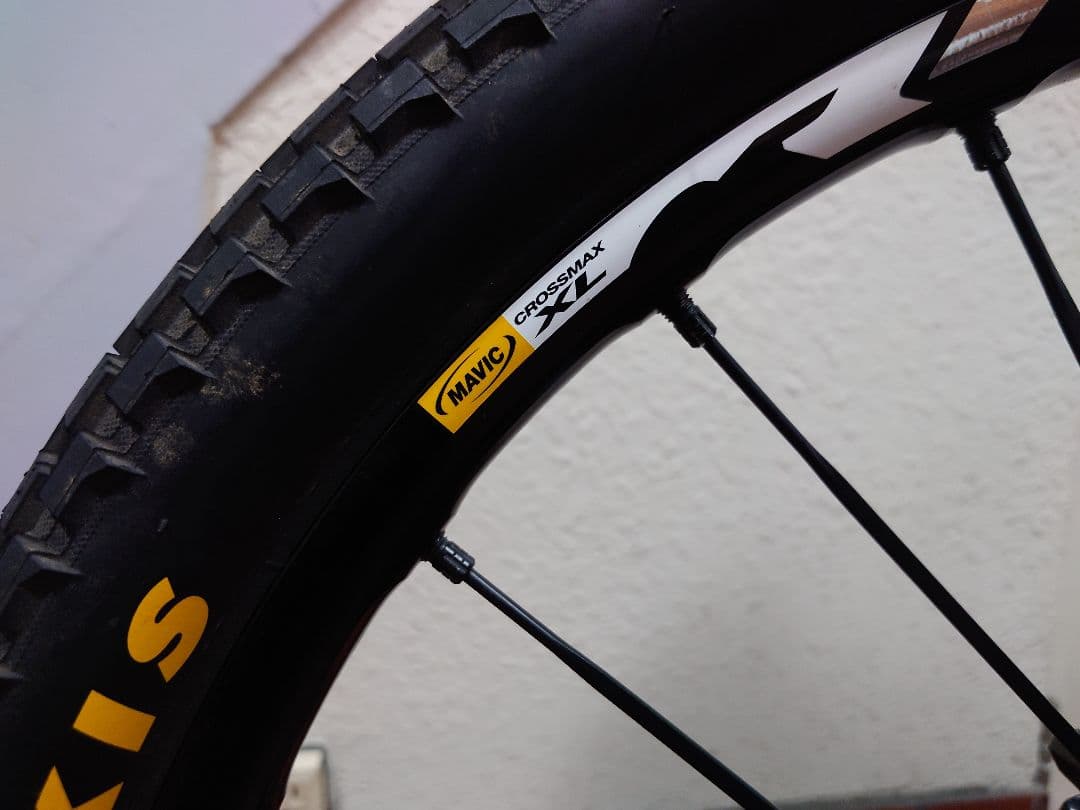 Devinci Dixon Carbon 26インチ フルサス MTB