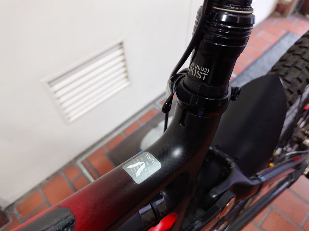 Devinci Dixon Carbon 26インチ フルサス MTB
