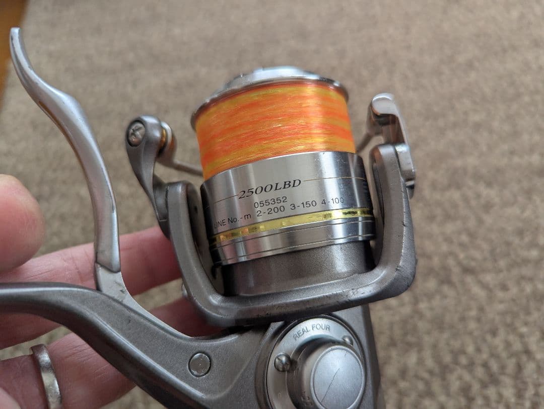 リール DAIWA TRISO2500LBD