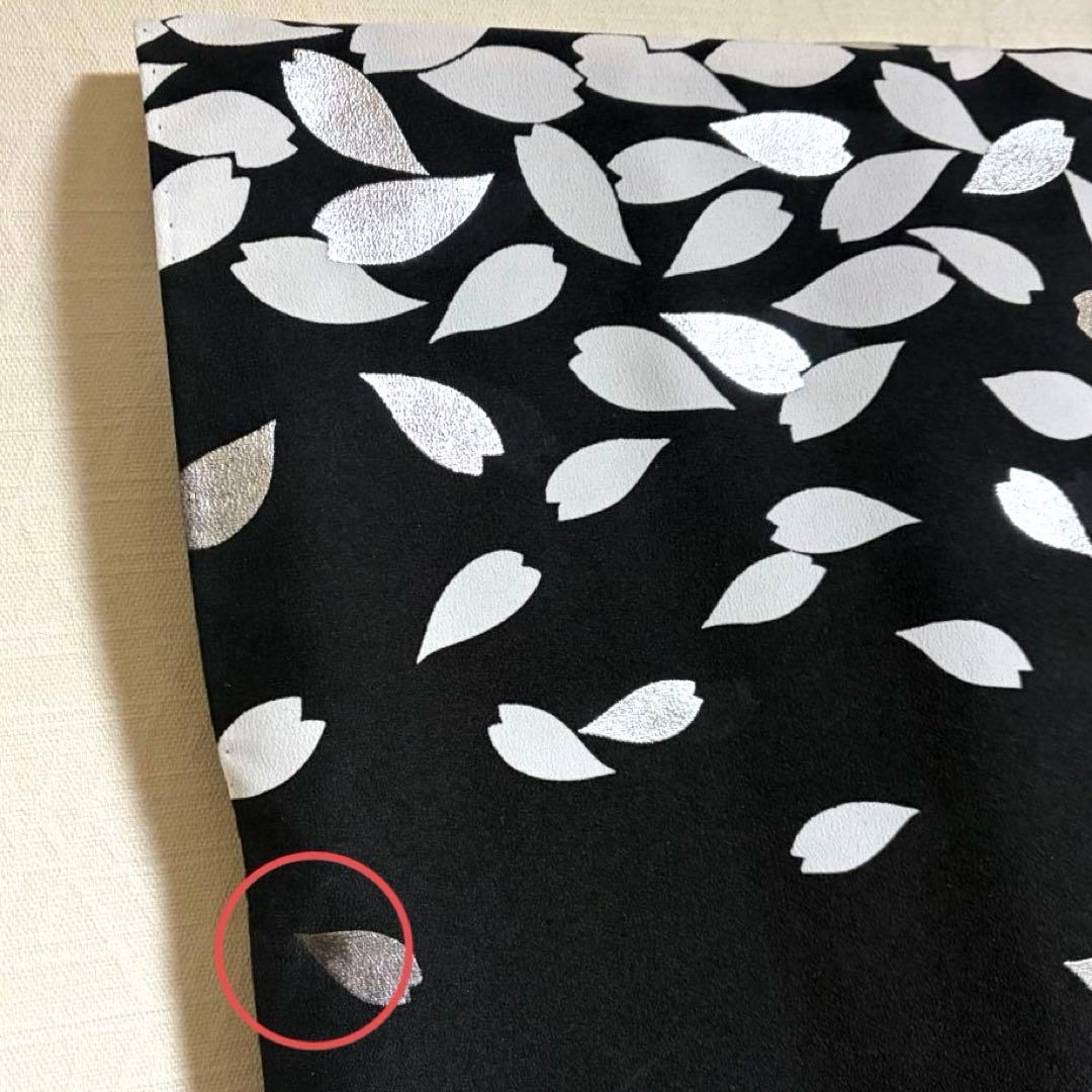 【舞台衣装】 。花びらに流水文様 銀彩入り 着物 単衣 バチ衿 身丈約159cm