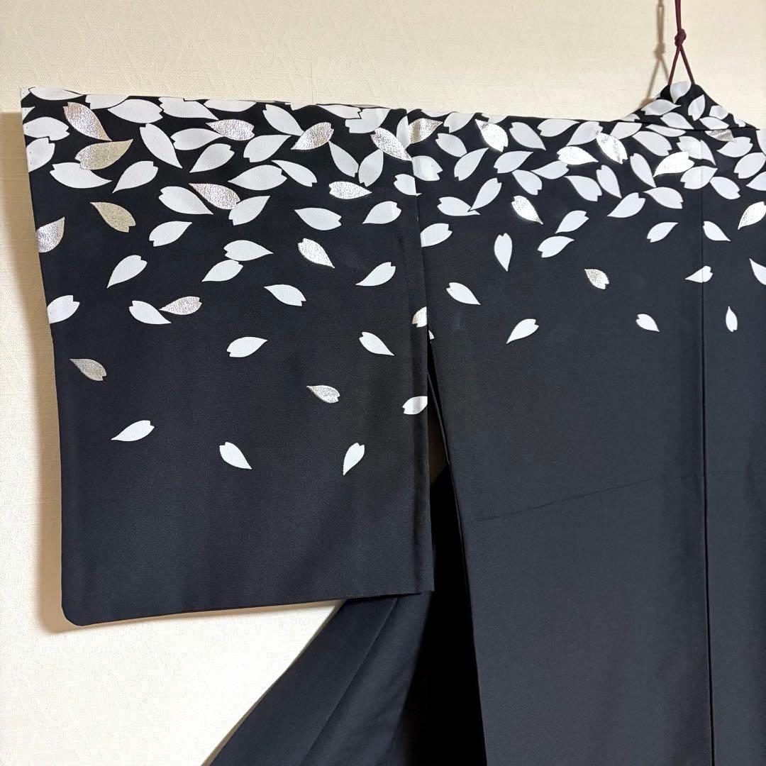 【舞台衣装】 。花びらに流水文様 銀彩入り 着物 単衣 バチ衿 身丈約159cm