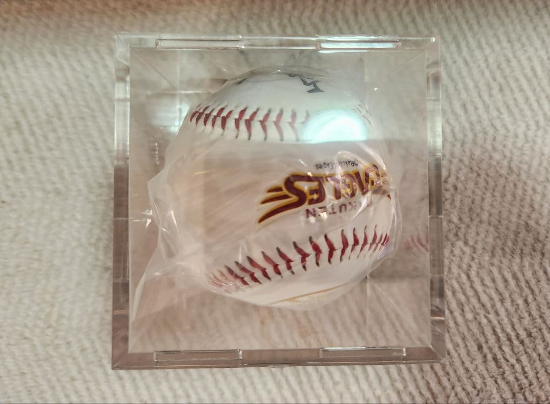 【50個限定品】茂木選手(楽天時代)のプロ初ヒット記念直筆サインボールとタオル