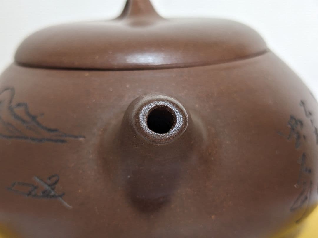 ♦中国？宜興窯 梨地 石瓢壺 漢詩 山水図 篦彫り茶壺 タタラ造り 骨董品