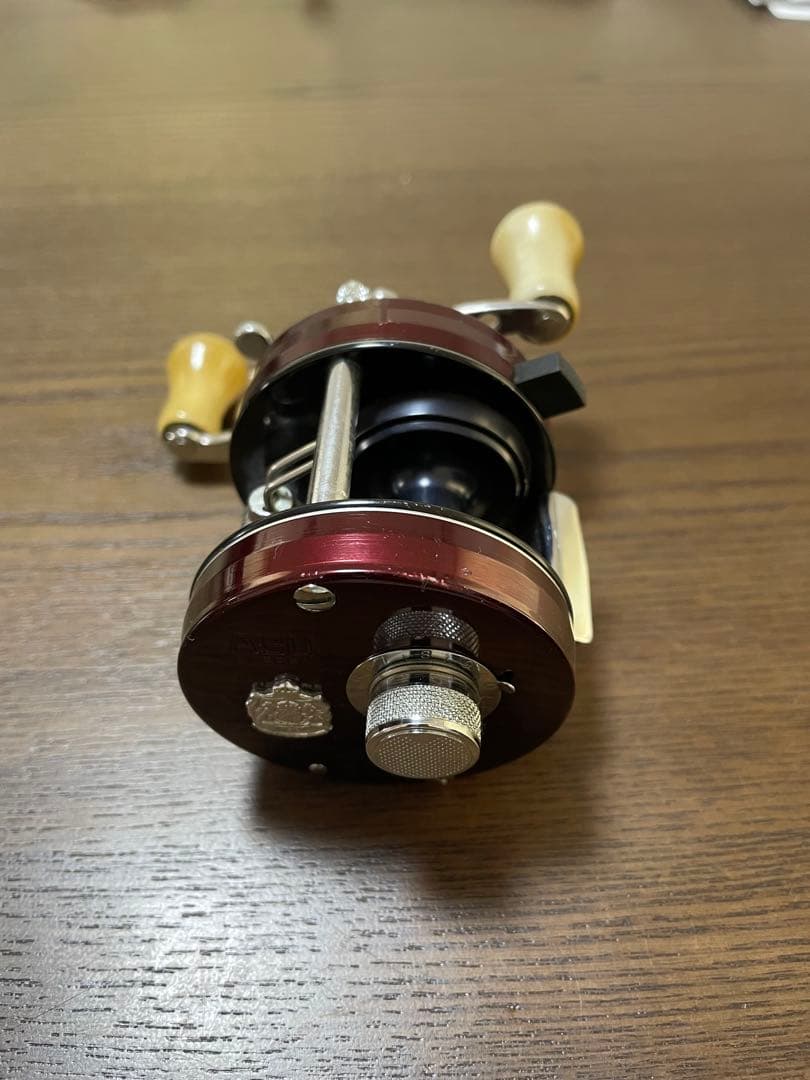 ABU アブ　1500C バーガンディ　ヴィンテージリール