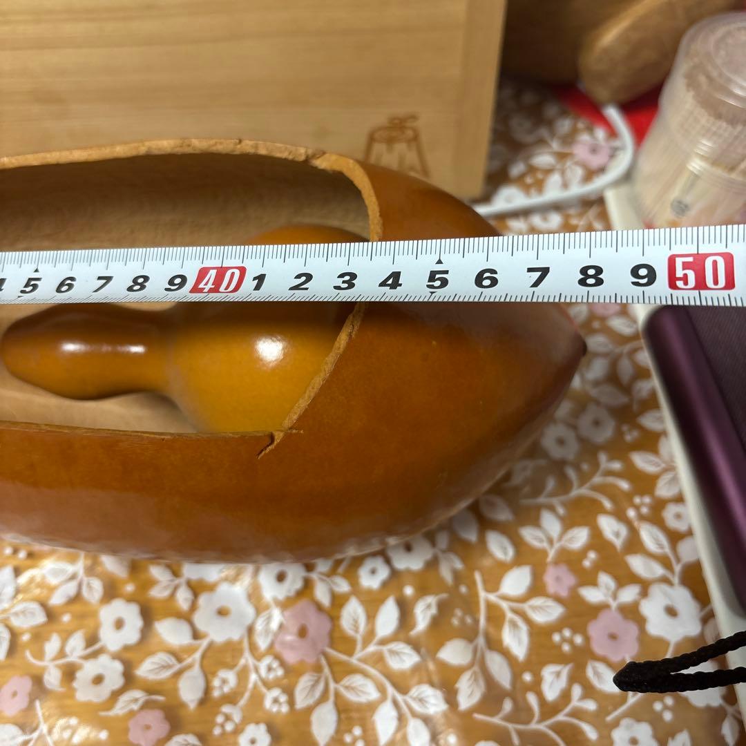 木製ひょうたん型楽器とボール