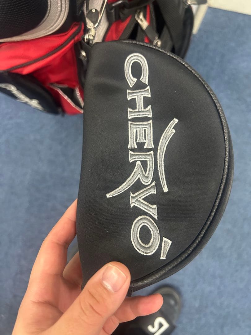 新春値下げ商品‼️ CHERVO ゴルフキャディバッグ 赤黒