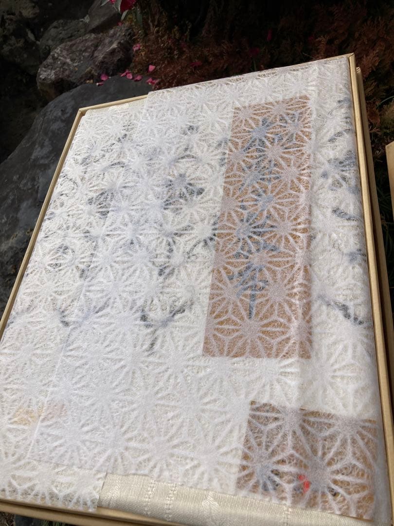 る*ち様 本麻（リネン）100%の美しい刺繍　シーツ　敷布　ヴィンテージ130x