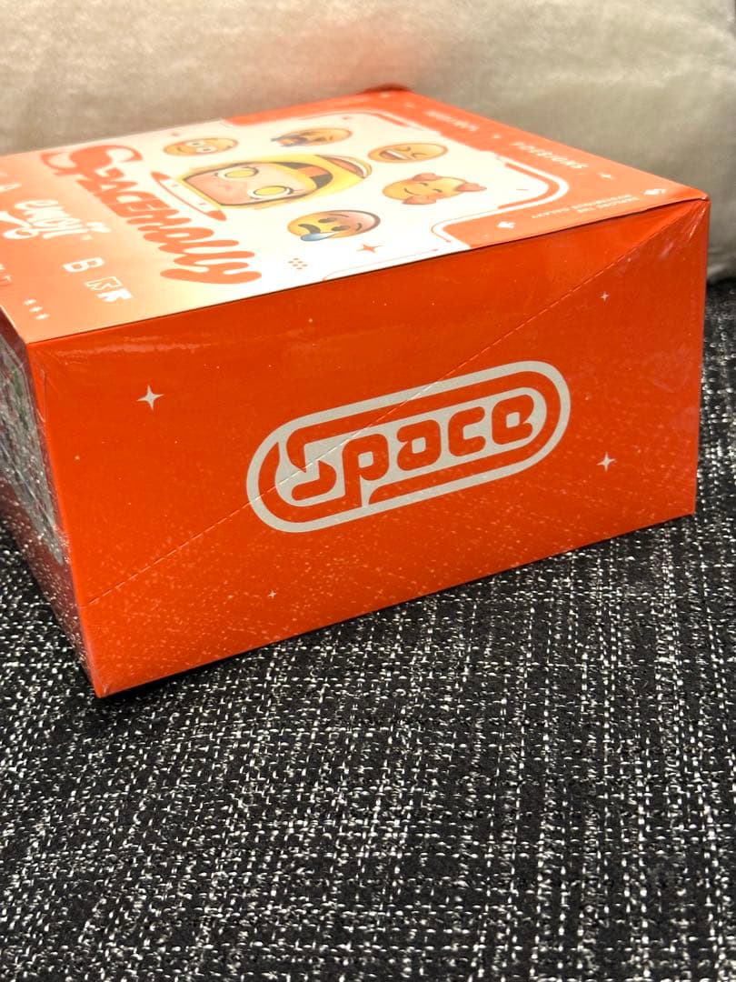 MEGA SPACE MOLLY 100% x emoji シュリンク付き 新品