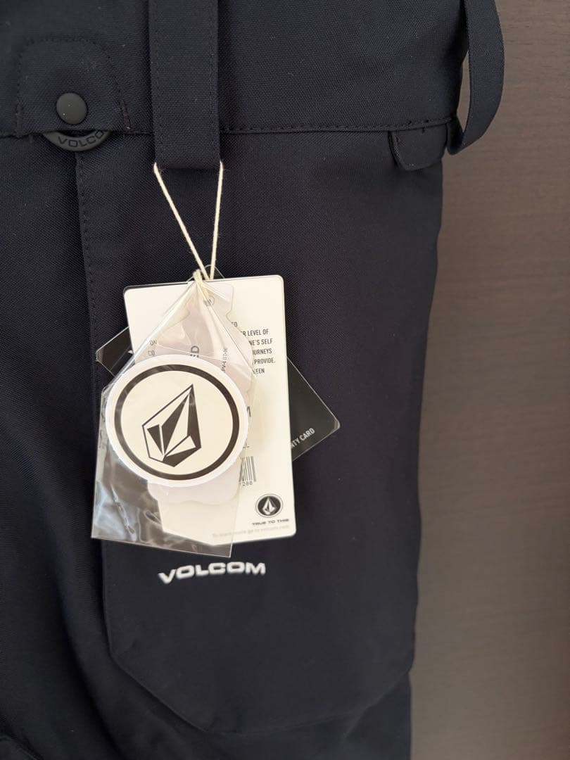 ★新品★ 22-23 VOLCOM ビブパンツ　Mサイズ　ブラック