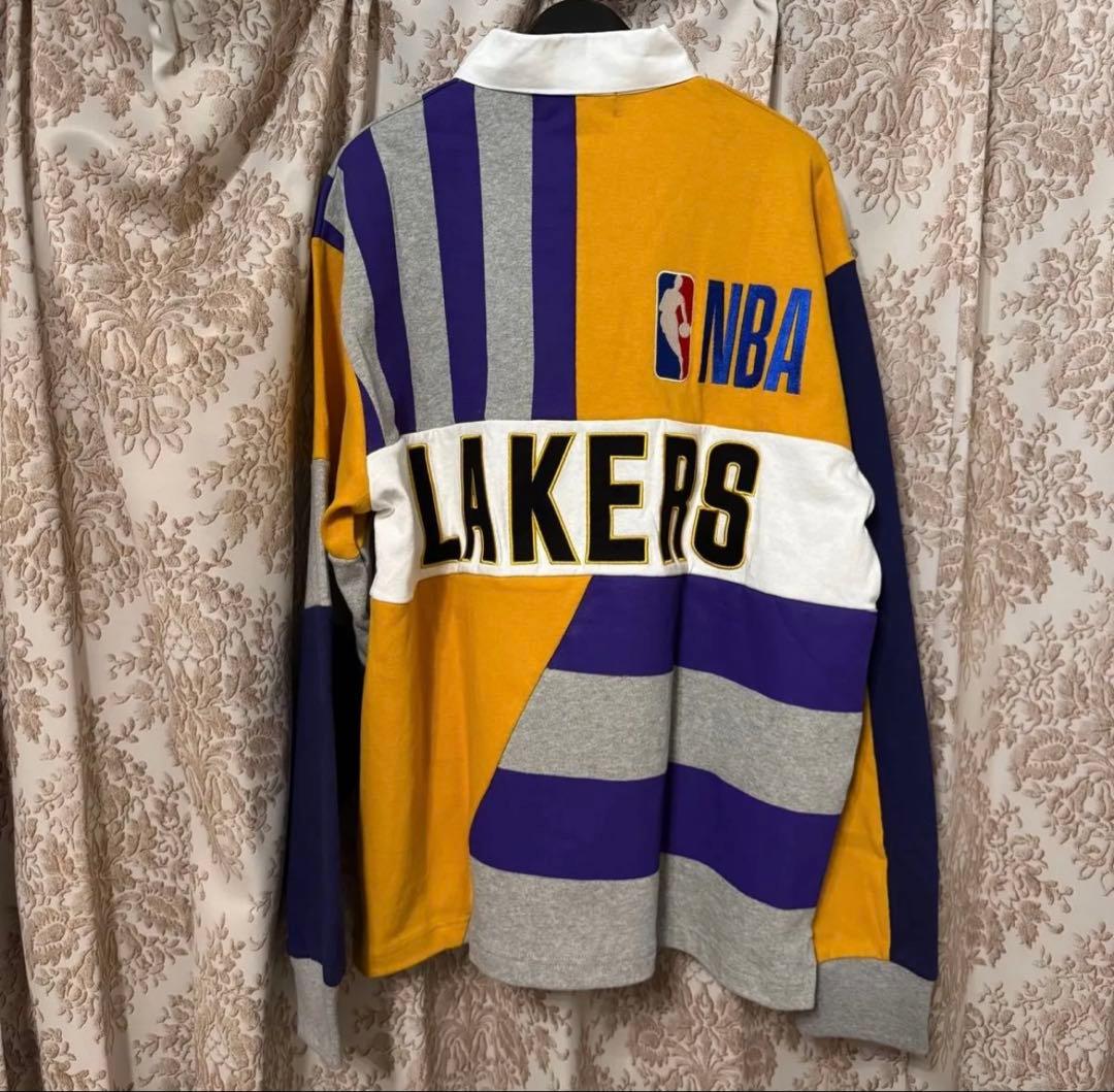 新品 公式 OFF THE COURT TEAM ラグビーシャツ レイカーズ M