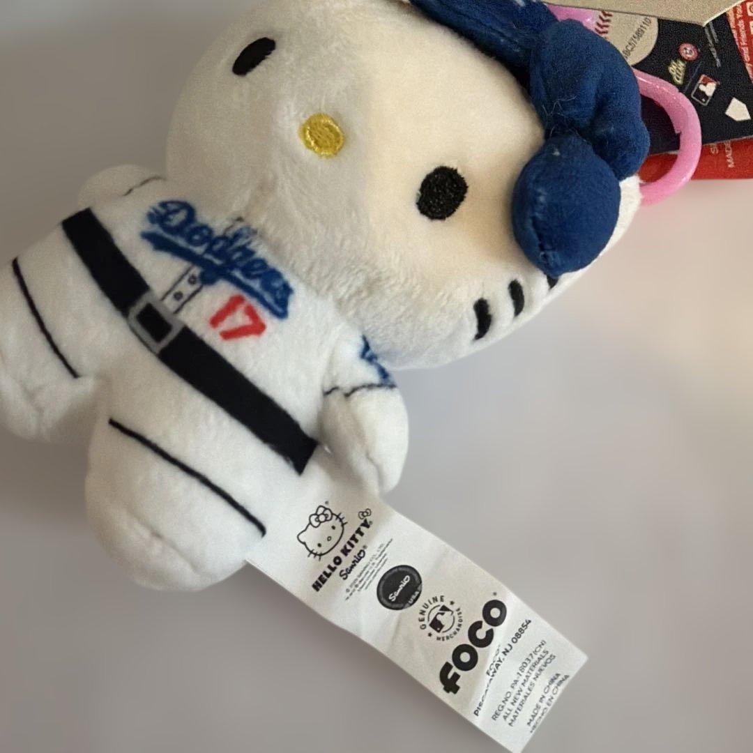 希少 レア Hello Kitty キーホルダー ドジャース 17番 大谷翔平