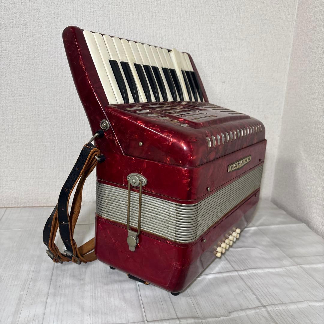YAMAHA アコーディオン 赤 25鍵盤　8905