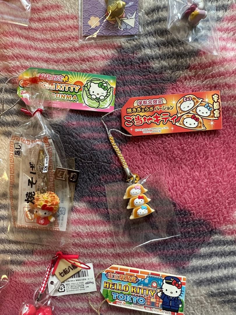 バ*ー様 ハローキティ 限定ストラップセット