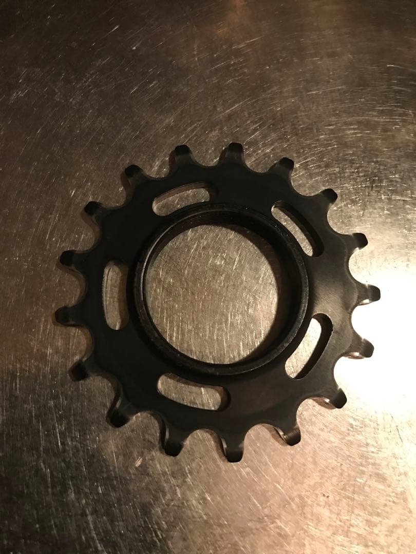 velobike コグ 17T 厚歯 2個　新品と 中古