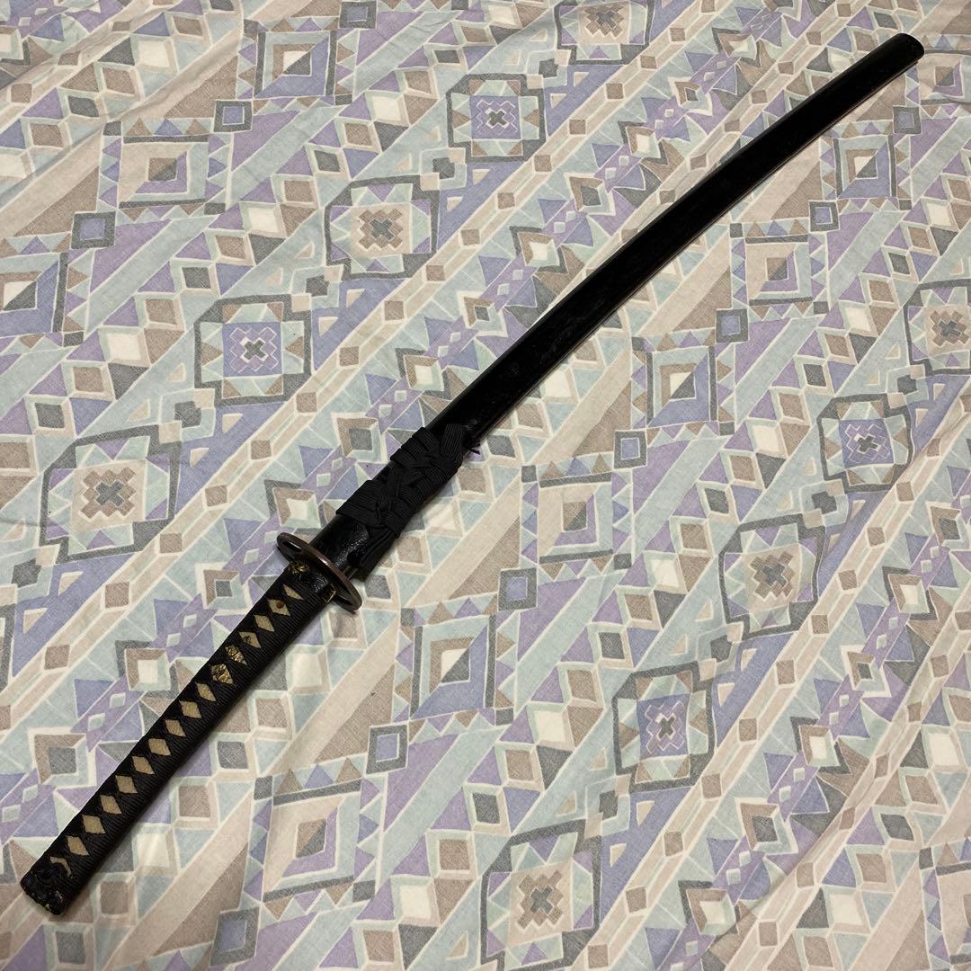 格安模造刀 黒柄 十字透し丸鍔 ラメ入黒呂鞘
