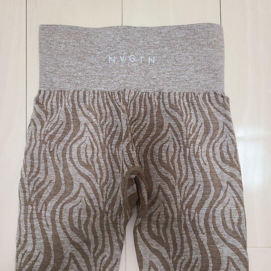最終値下げ⬇️NVGTN　2点セット　トップス&レギンス